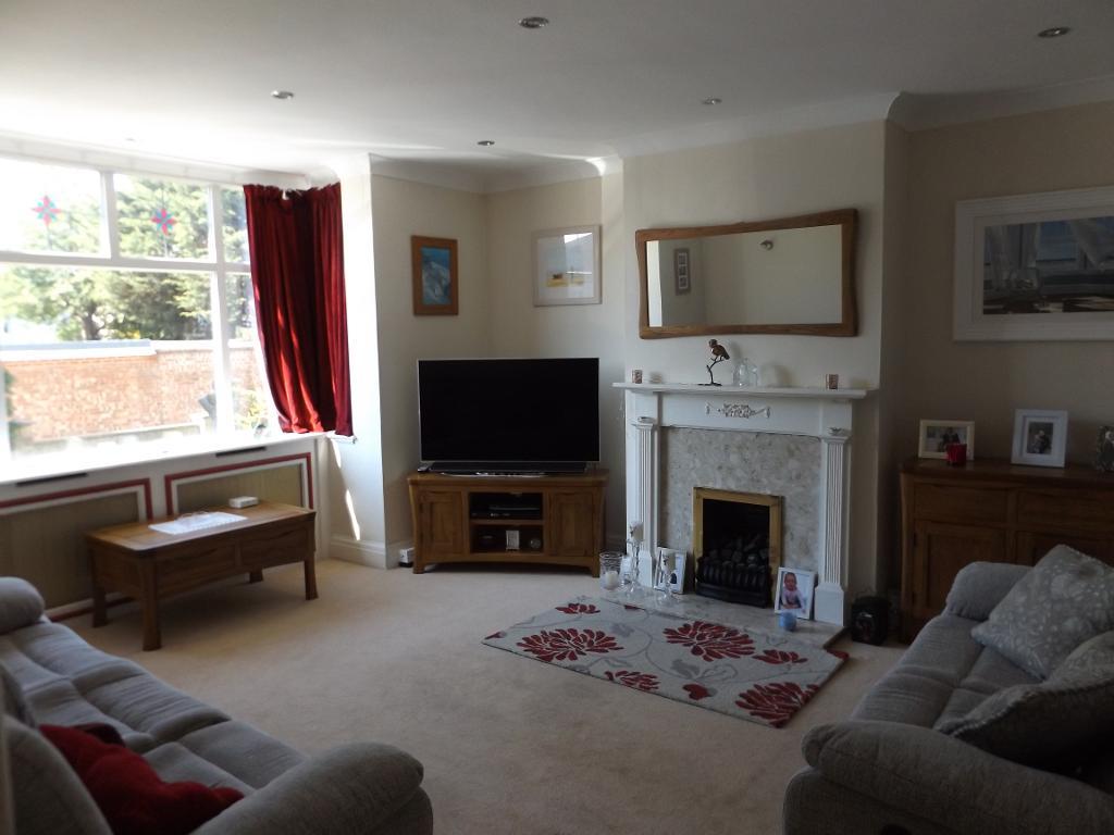 Warren Close, Bexleyheath, Kent, DA6 7LX