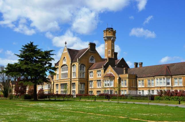 Bunstone Hall, Chapel Drive, Dartford, Kent, DA2 6FJ