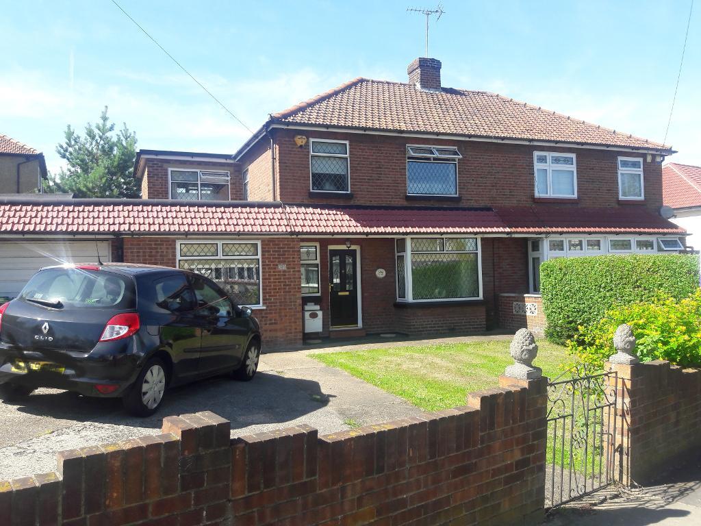 Midfield Avenue, Barnehurst, Kent, DA7 6LX