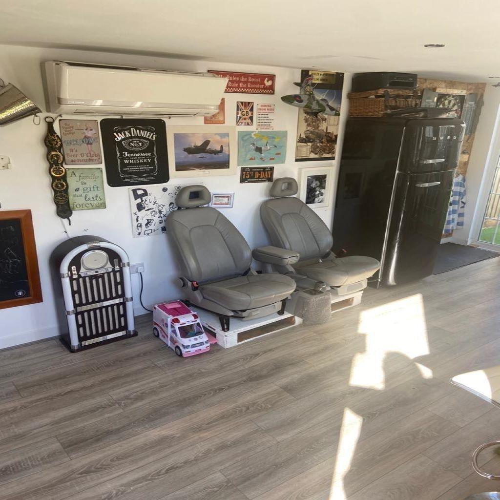 Wenvoe Avenue, Bexleyheath, Kent, DA7 5BU